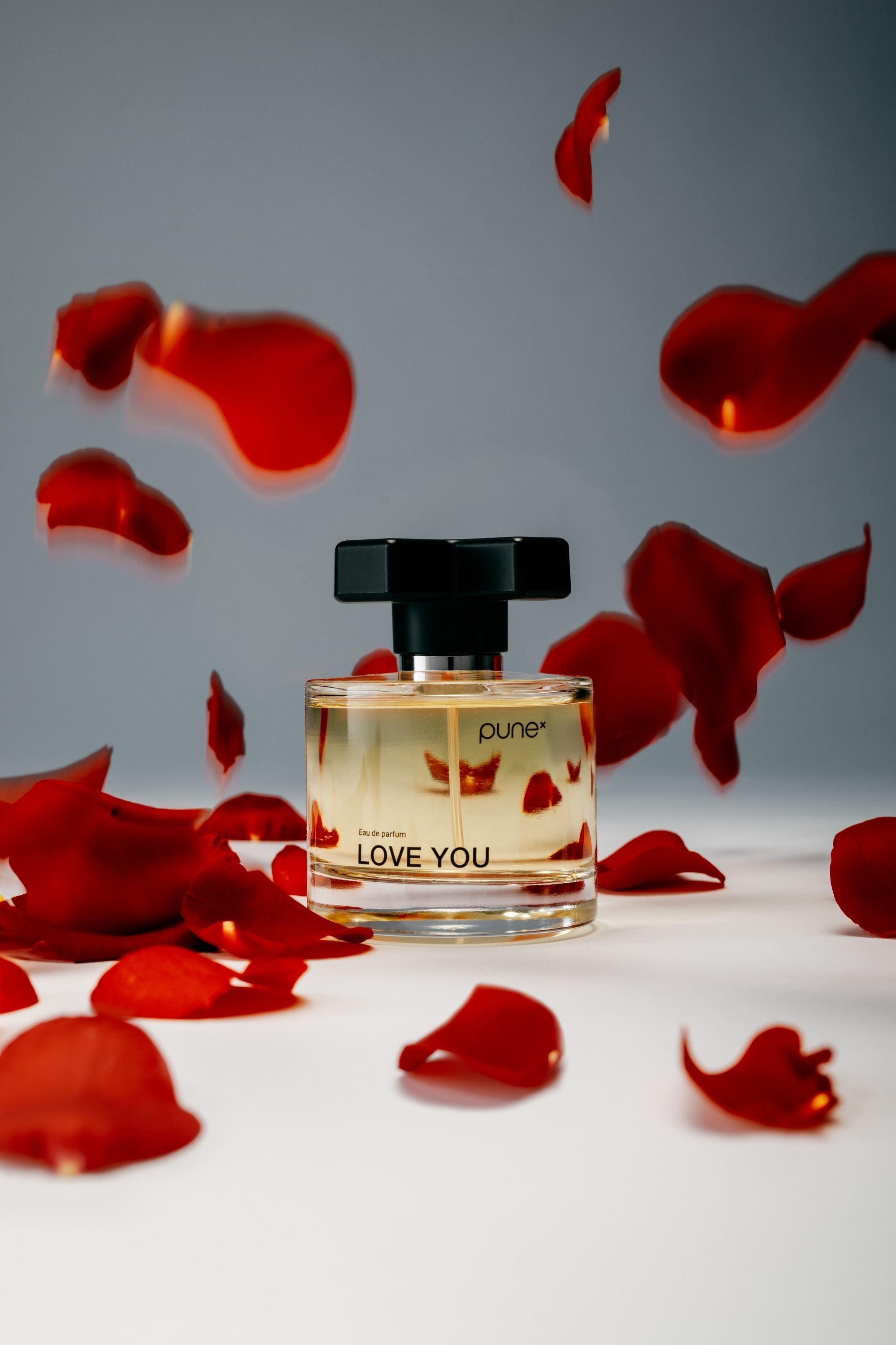 Pune Parfum Love You promotie met rozenblad