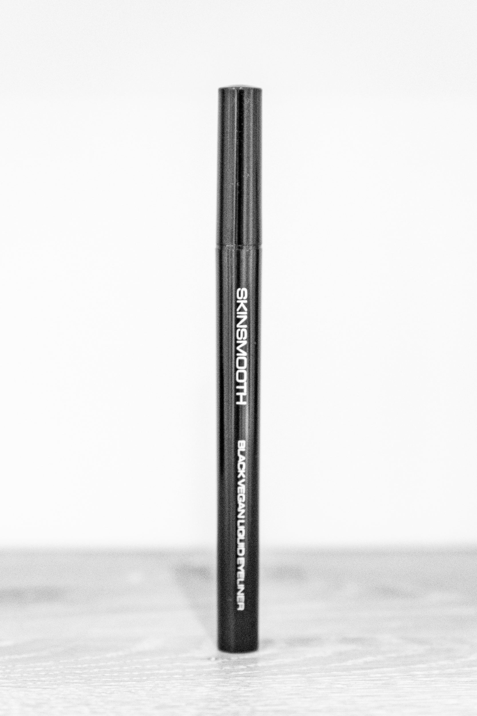 SkinsmoothEyeliner Tube black liquid opdruk